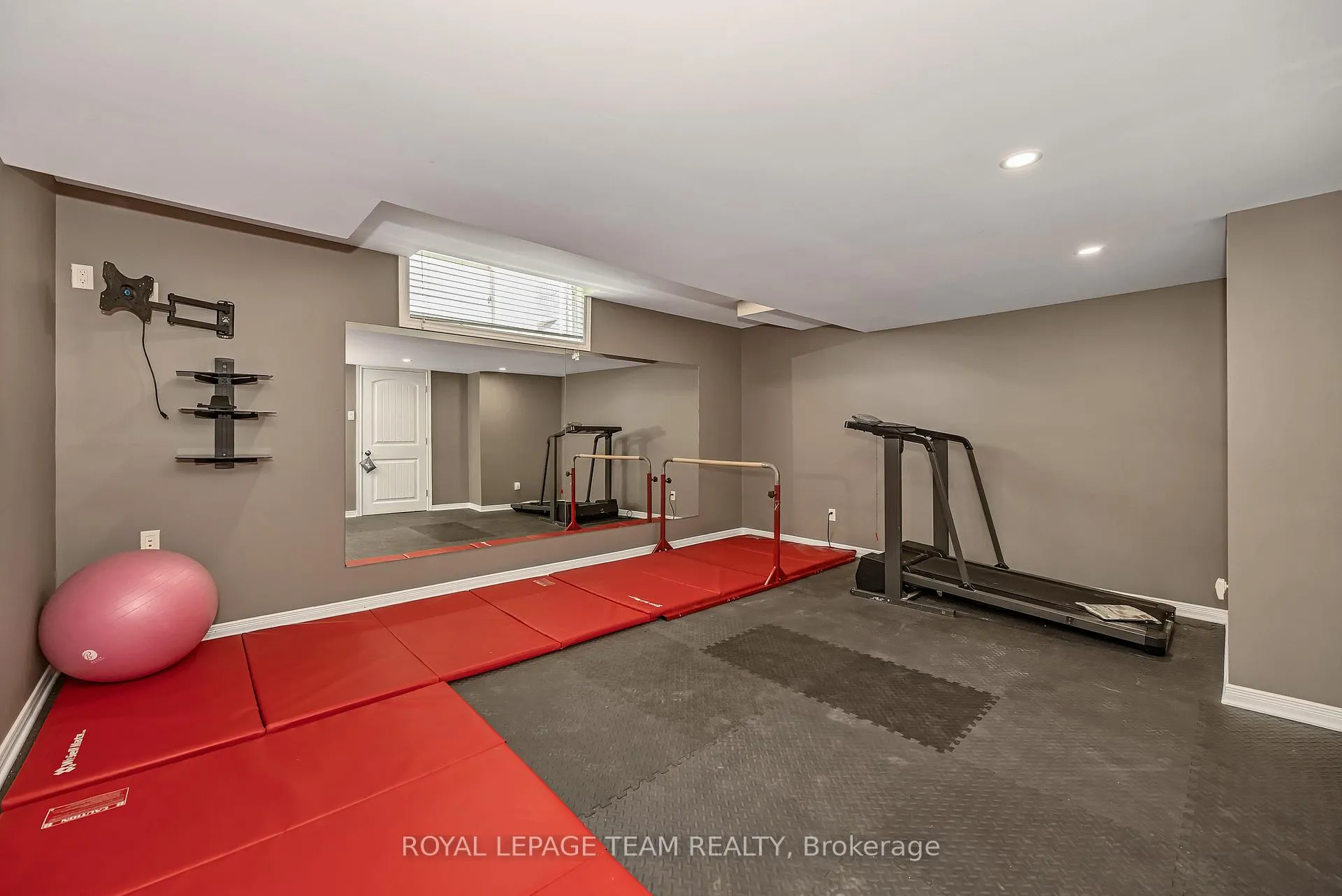 Photo 44 of 6918 Mary Anne Drive, Ottawa, Greely — HOMEH