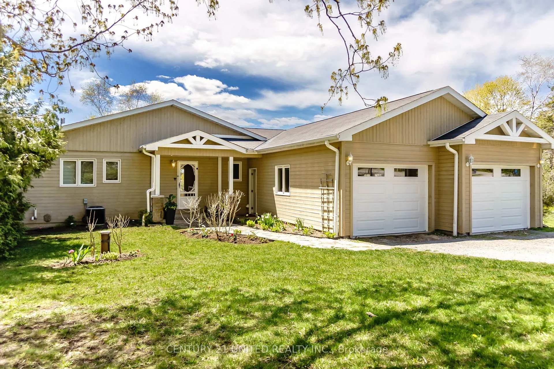 Photo 3 of 1714 Westview Pt Road, Selwyn — HOMEH