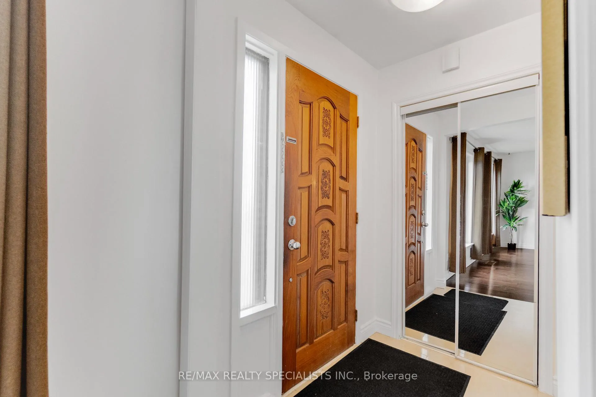 Photo 7 of 118 Bonham Boulevard, Mississauga, Streetsville — HOMEH