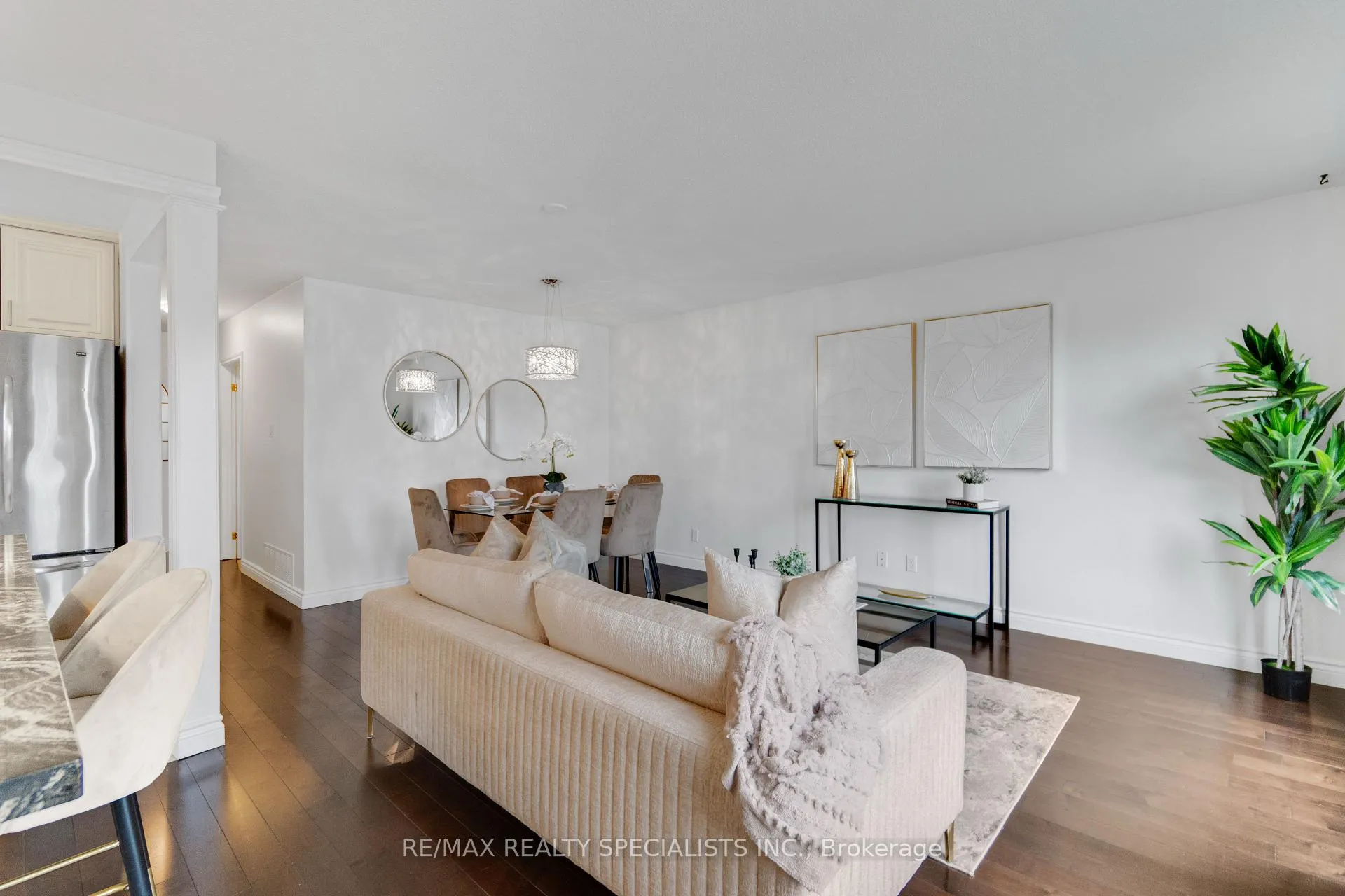 Photo 10 of 118 Bonham Boulevard, Mississauga, Streetsville — HOMEH