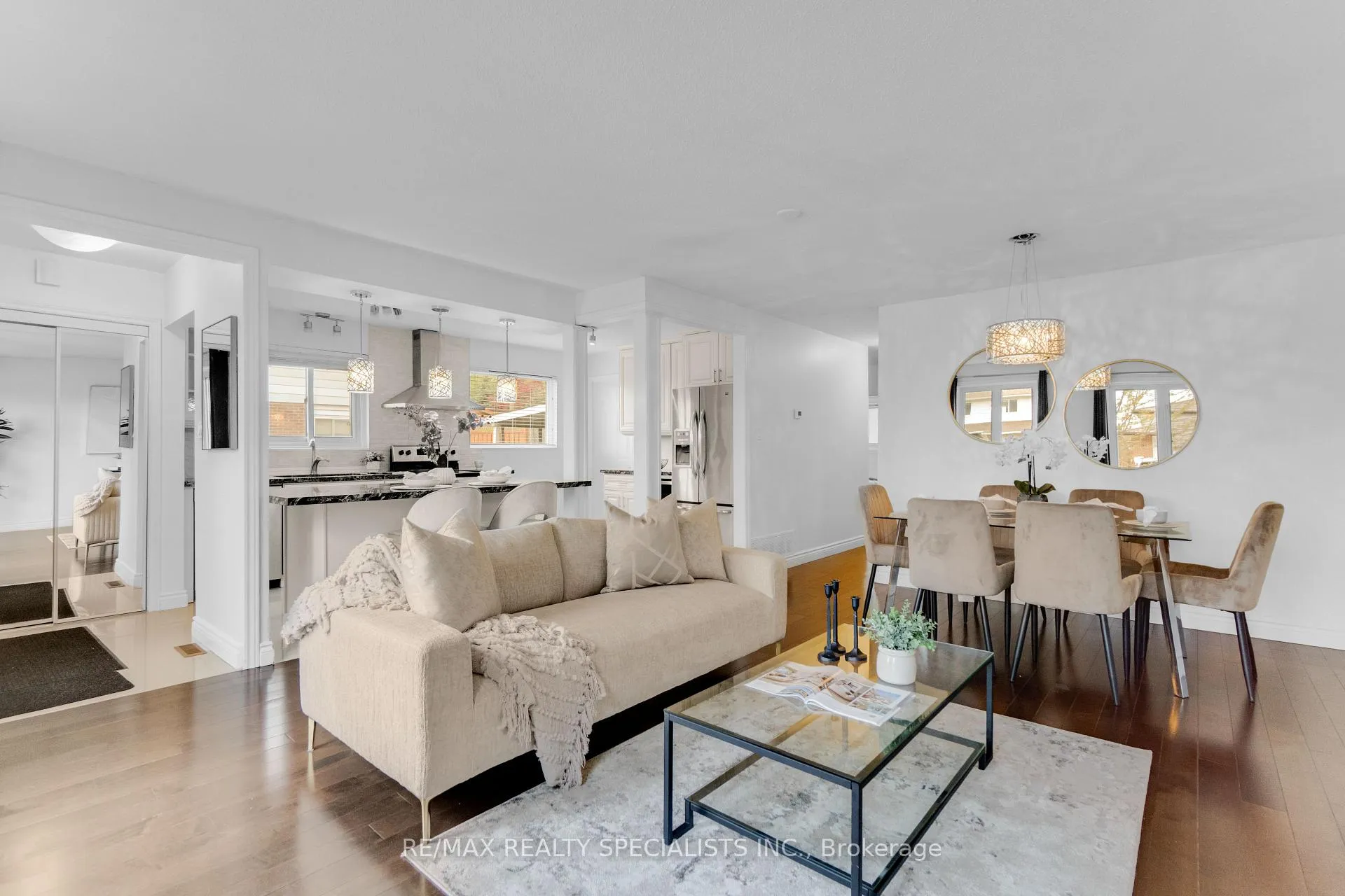 Photo 12 of 118 Bonham Boulevard, Mississauga, Streetsville — HOMEH
