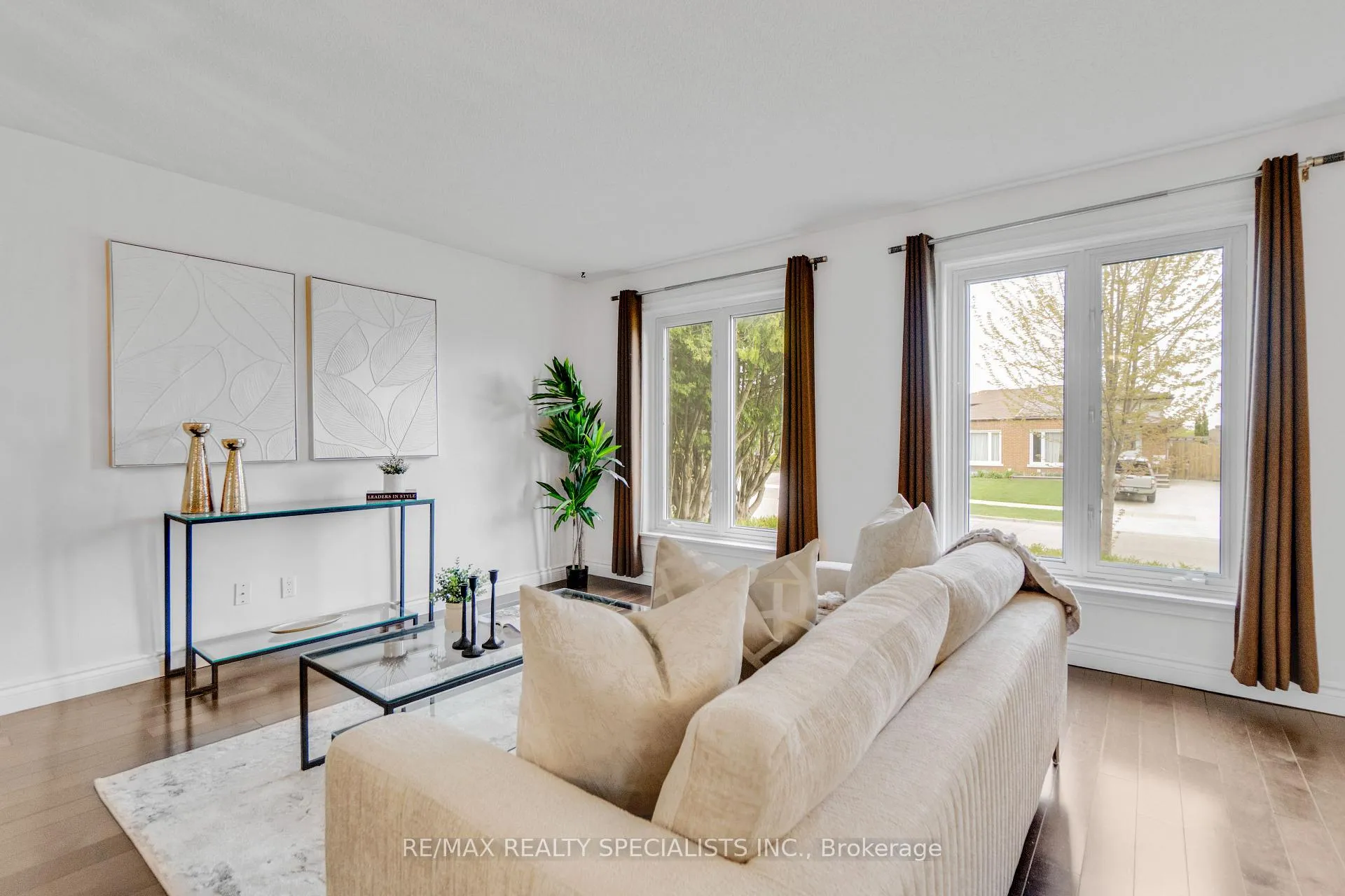Photo 14 of 118 Bonham Boulevard, Mississauga, Streetsville — HOMEH