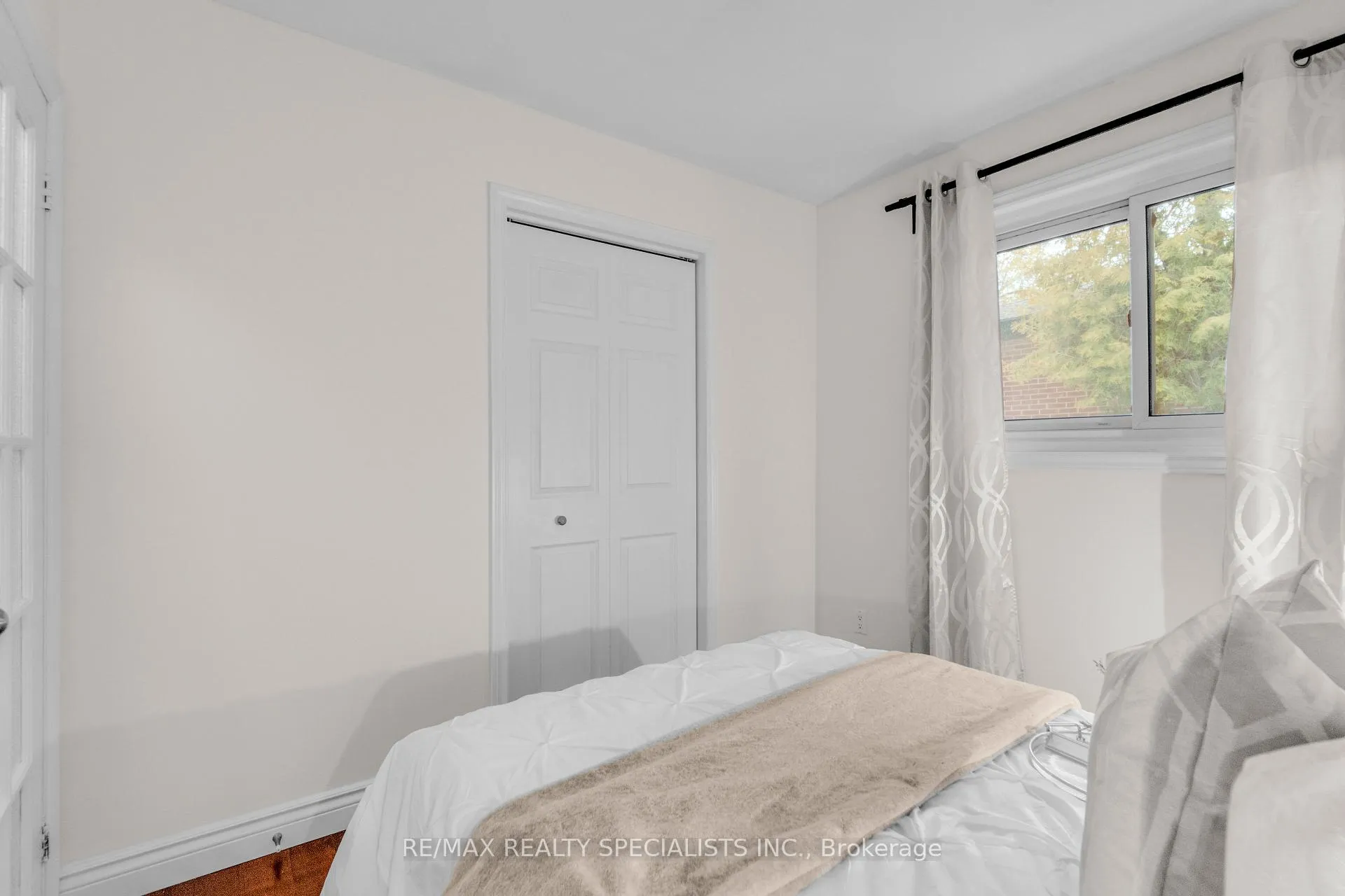 Photo 24 of 118 Bonham Boulevard, Mississauga, Streetsville — HOMEH