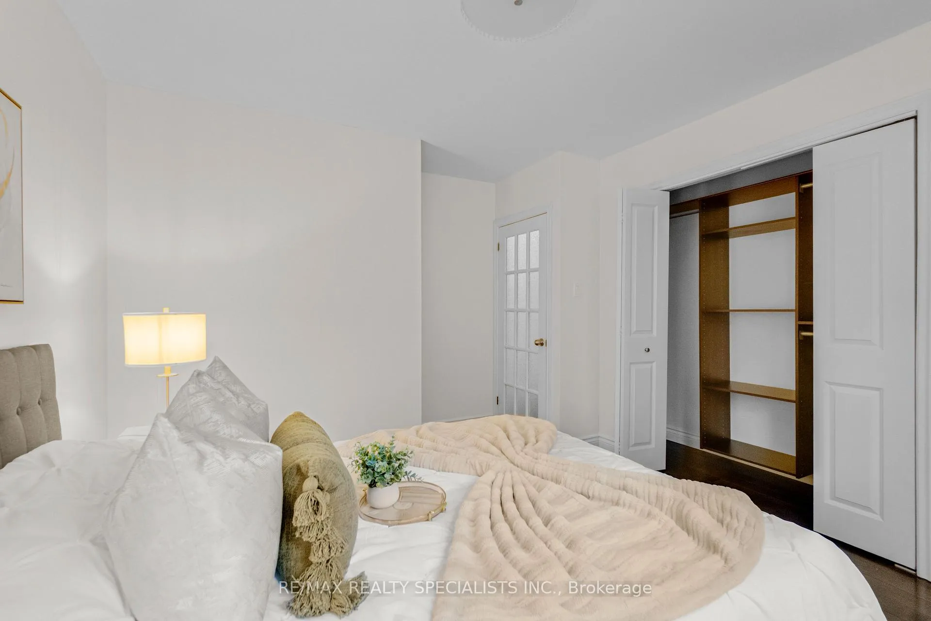 Photo 26 of 118 Bonham Boulevard, Mississauga, Streetsville — HOMEH