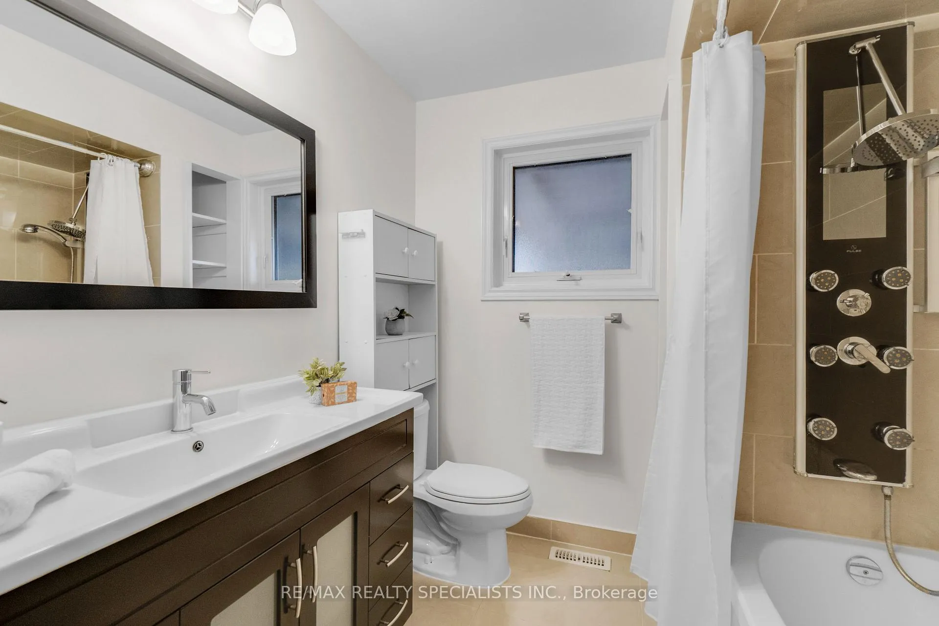 Photo 30 of 118 Bonham Boulevard, Mississauga, Streetsville — HOMEH