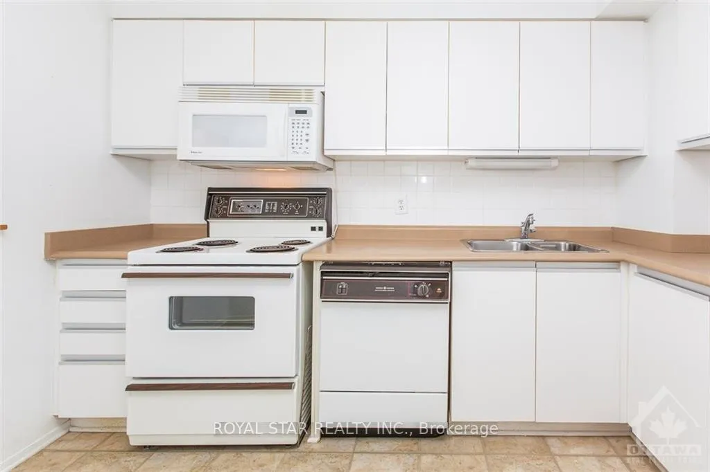 Photo 4 of Unit 807, 2760 Carousel Crescent, Ottawa, Emerald Woods/Sawmill Creek — HOMEH