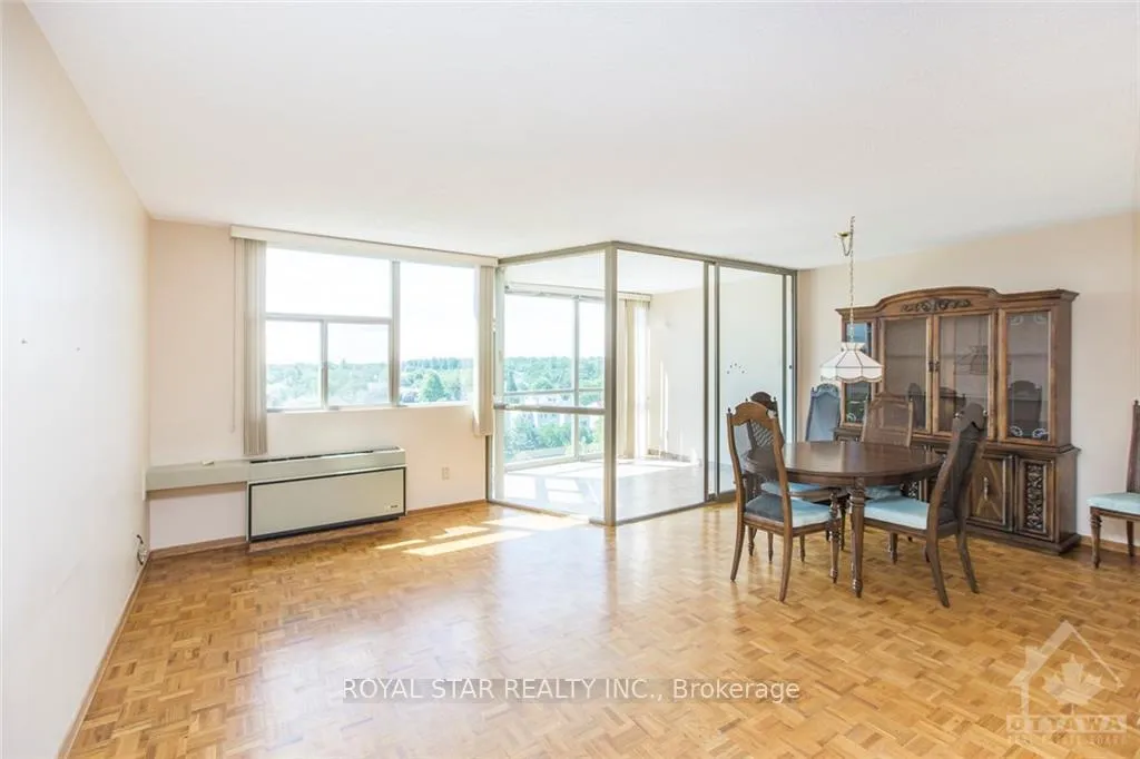 Photo 6 of Unit 807, 2760 Carousel Crescent, Ottawa, Emerald Woods/Sawmill Creek — HOMEH