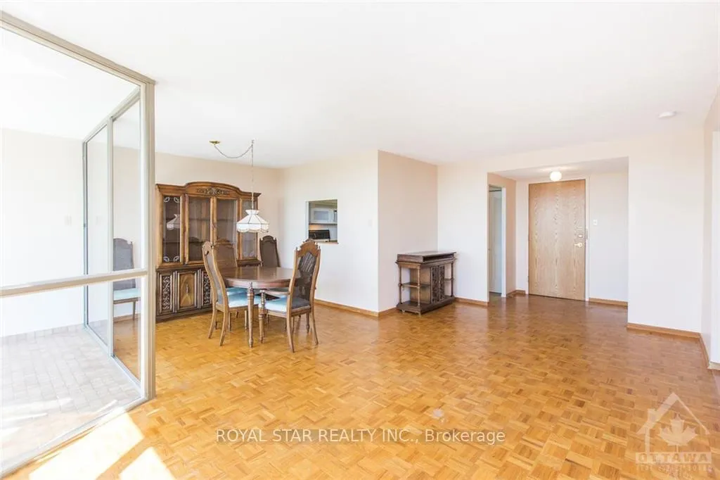 Photo 8 of Unit 807, 2760 Carousel Crescent, Ottawa, Emerald Woods/Sawmill Creek — HOMEH