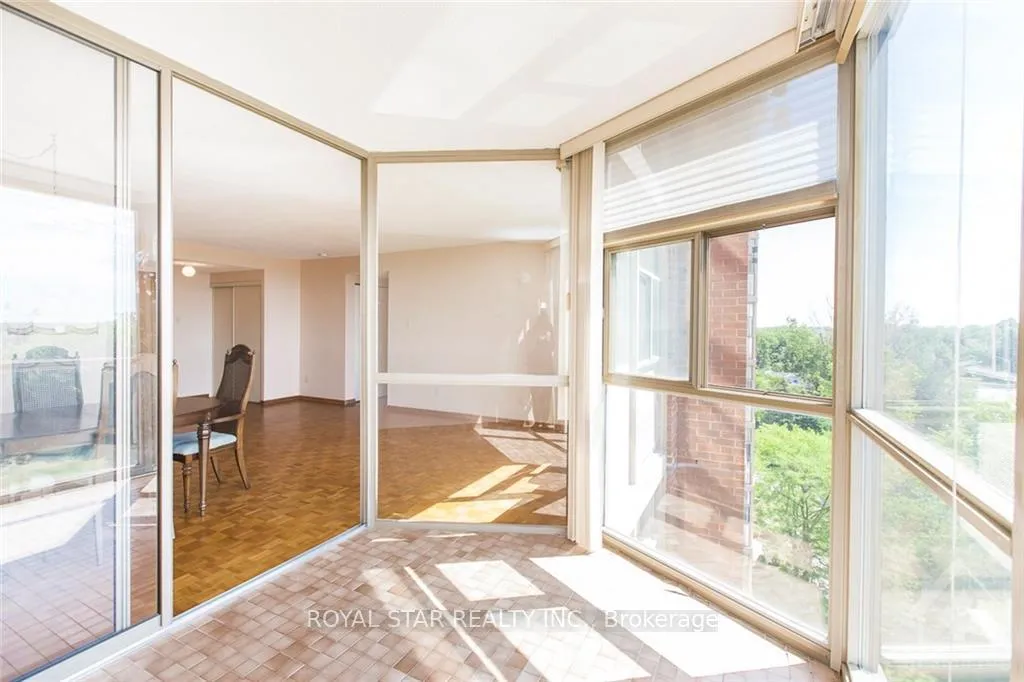 Photo 9 of Unit 807, 2760 Carousel Crescent, Ottawa, Emerald Woods/Sawmill Creek — HOMEH