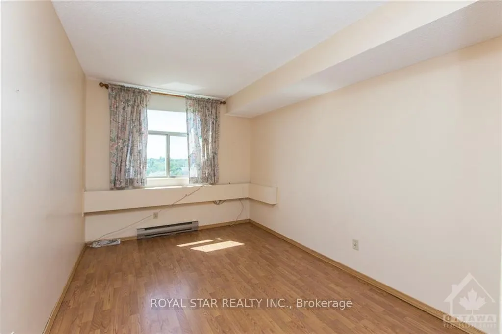 Photo 14 of Unit 807, 2760 Carousel Crescent, Ottawa, Emerald Woods/Sawmill Creek — HOMEH