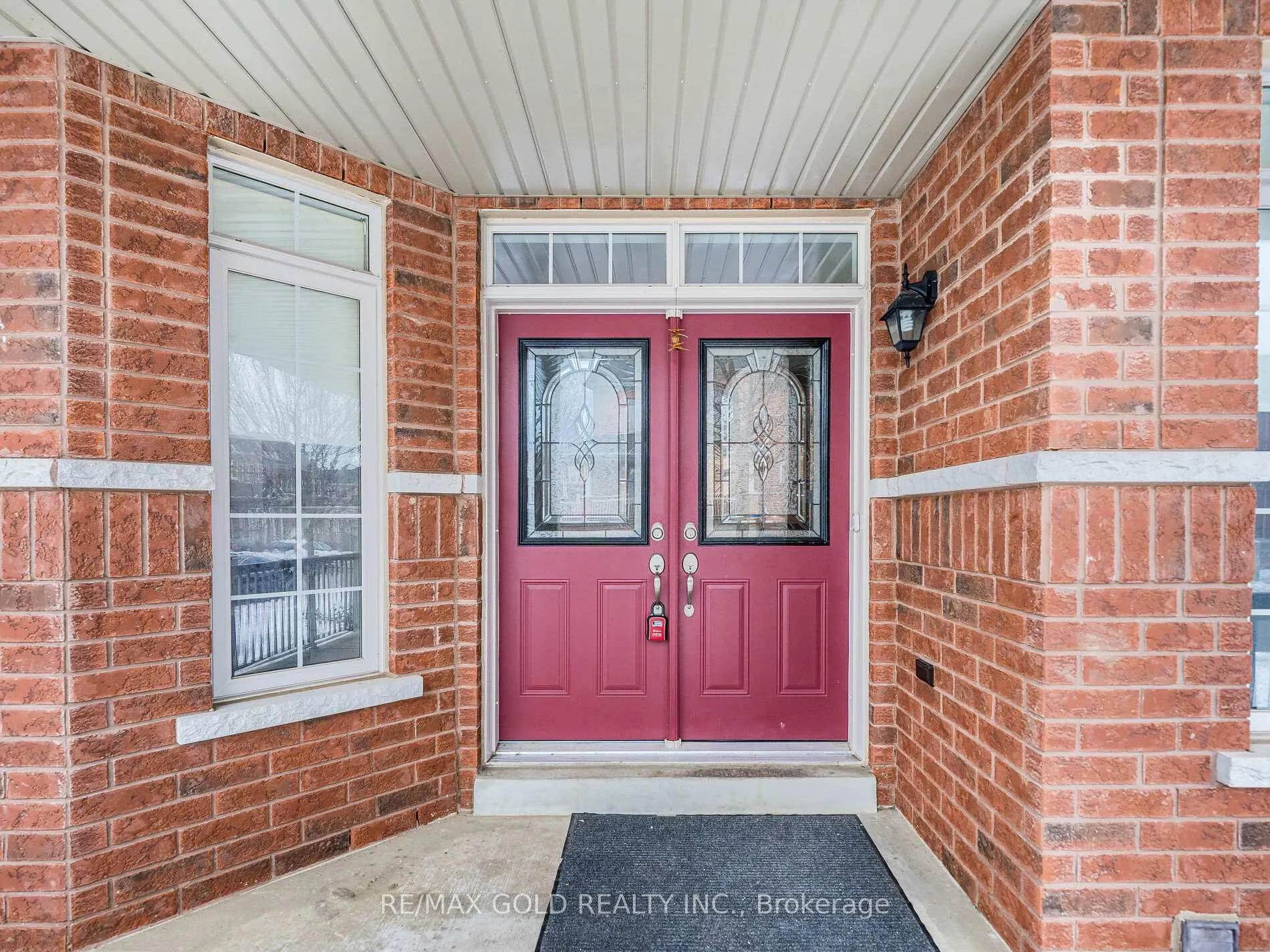 Photo 3 of 2 Bryony Road, Brampton, Northwest Brampton — HOMEH