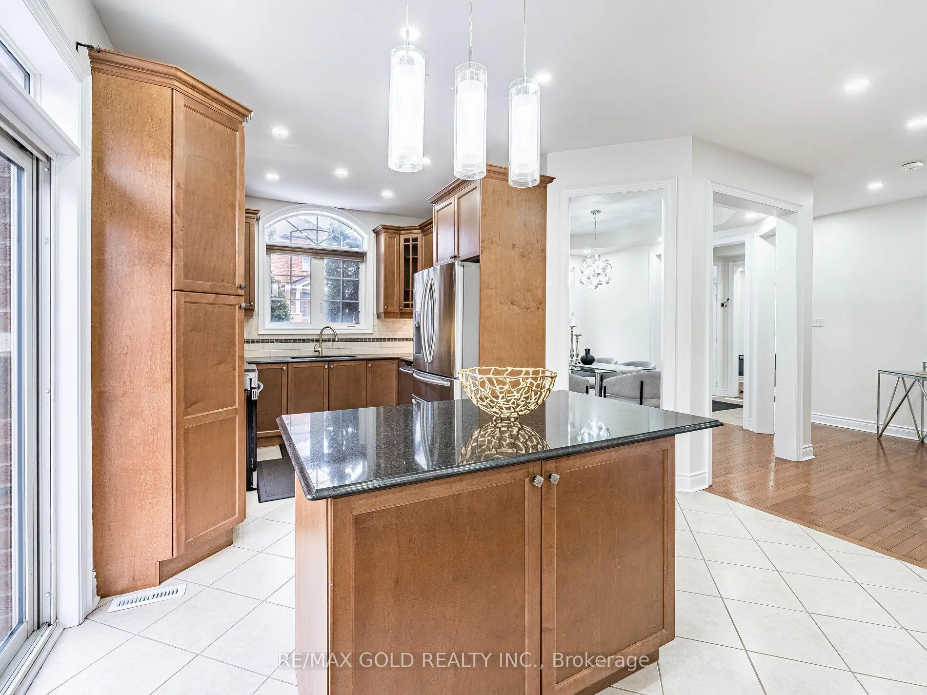 Photo 12 of 2 Bryony Road, Brampton, Northwest Brampton — HOMEH