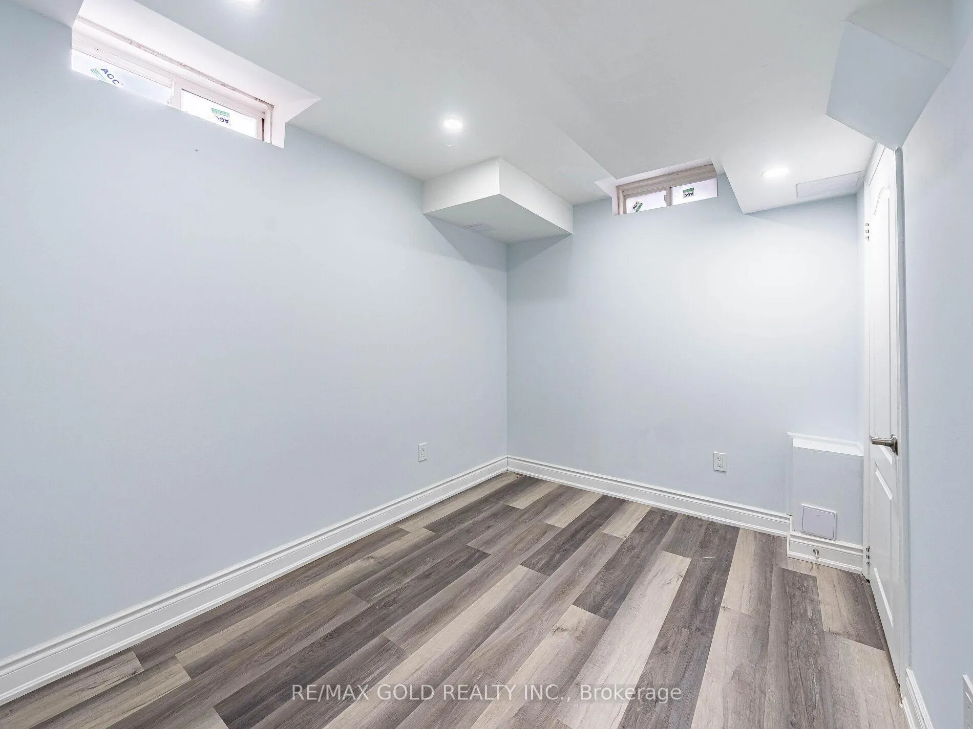 Photo 34 of 2 Bryony Road, Brampton, Northwest Brampton — HOMEH