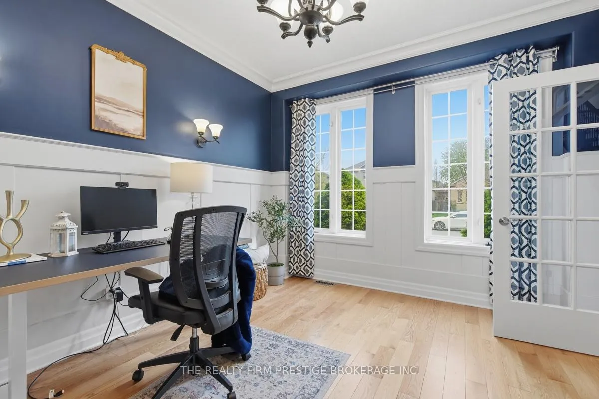 Photo 6 of 2051 Westpoint Heights, London, South V — HOMEH