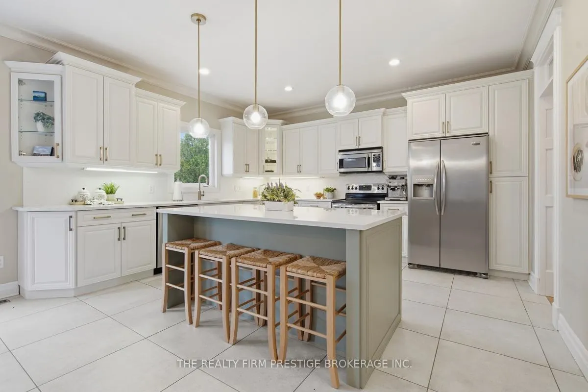Photo 9 of 2051 Westpoint Heights, London, South V — HOMEH