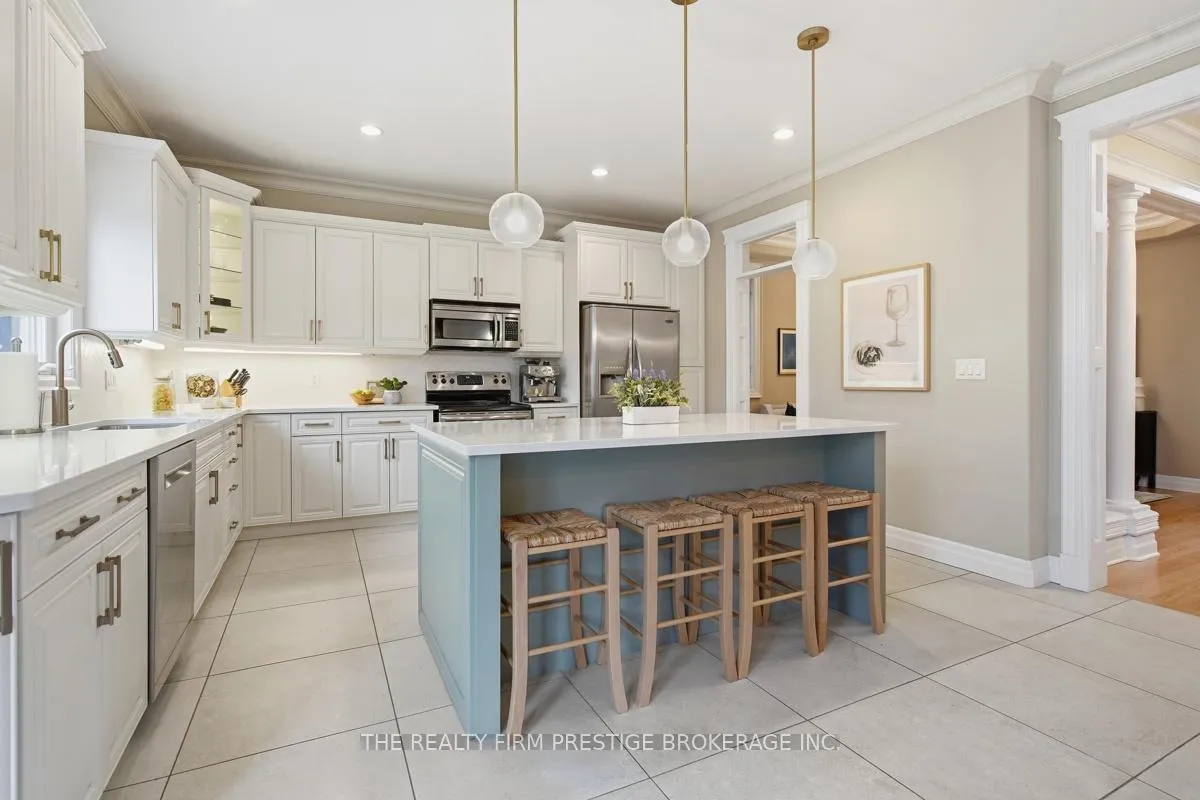 Photo 10 of 2051 Westpoint Heights, London, South V — HOMEH