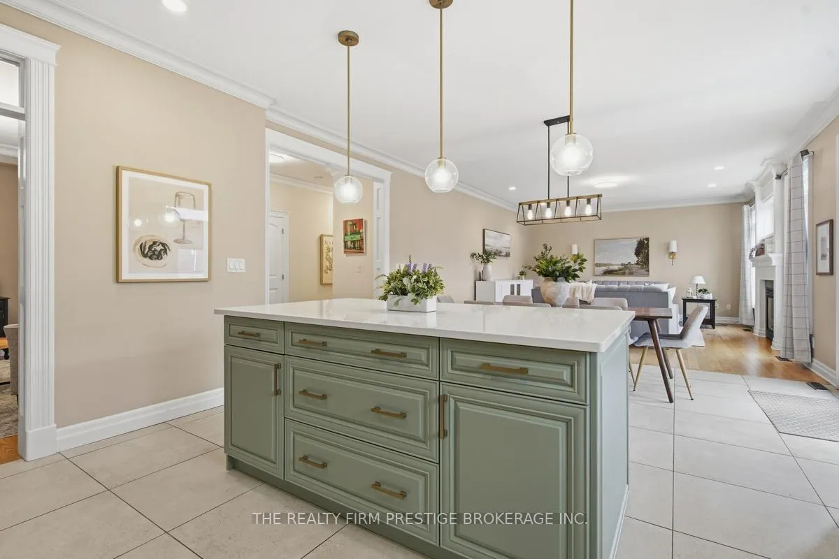 Photo 13 of 2051 Westpoint Heights, London, South V — HOMEH