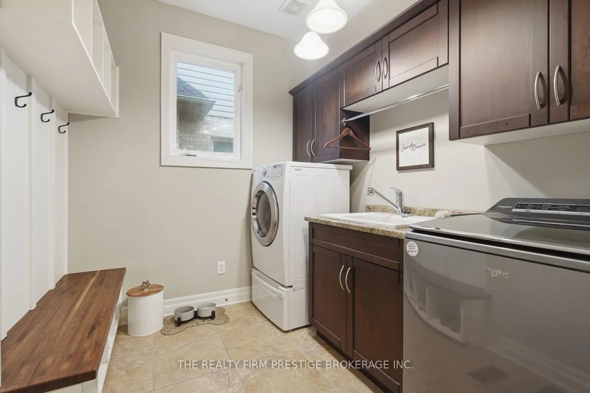 Photo 20 of 2051 Westpoint Heights, London, South V — HOMEH