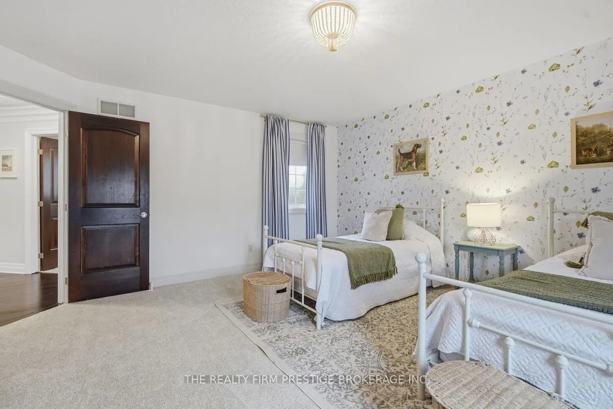 Photo 29 of 2051 Westpoint Heights, London, South V — HOMEH