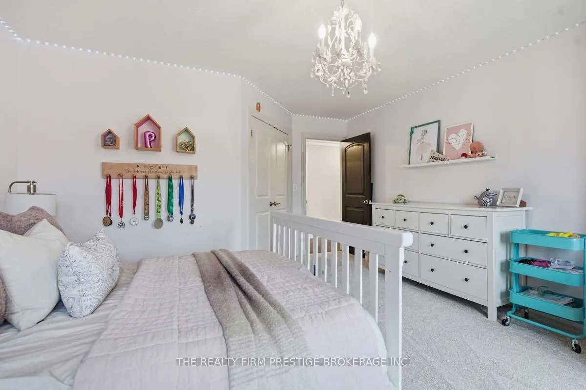 Photo 32 of 2051 Westpoint Heights, London, South V — HOMEH