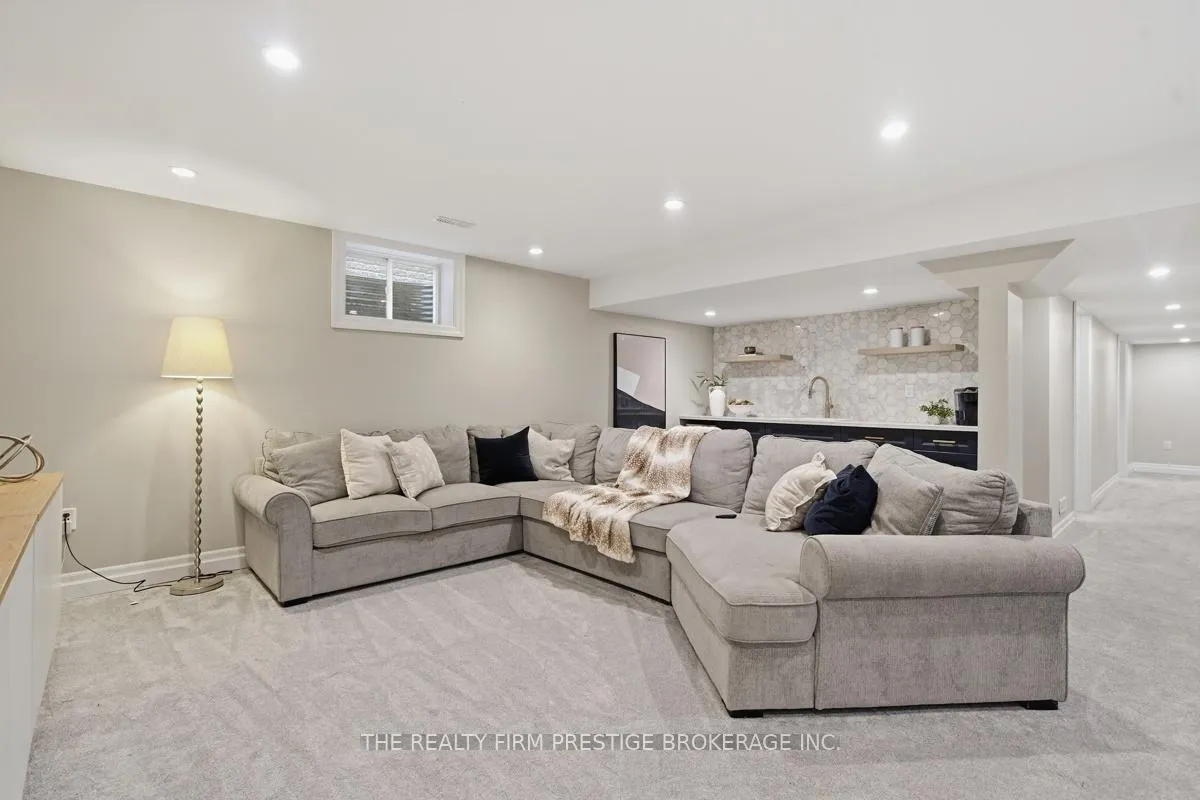 Photo 38 of 2051 Westpoint Heights, London, South V — HOMEH