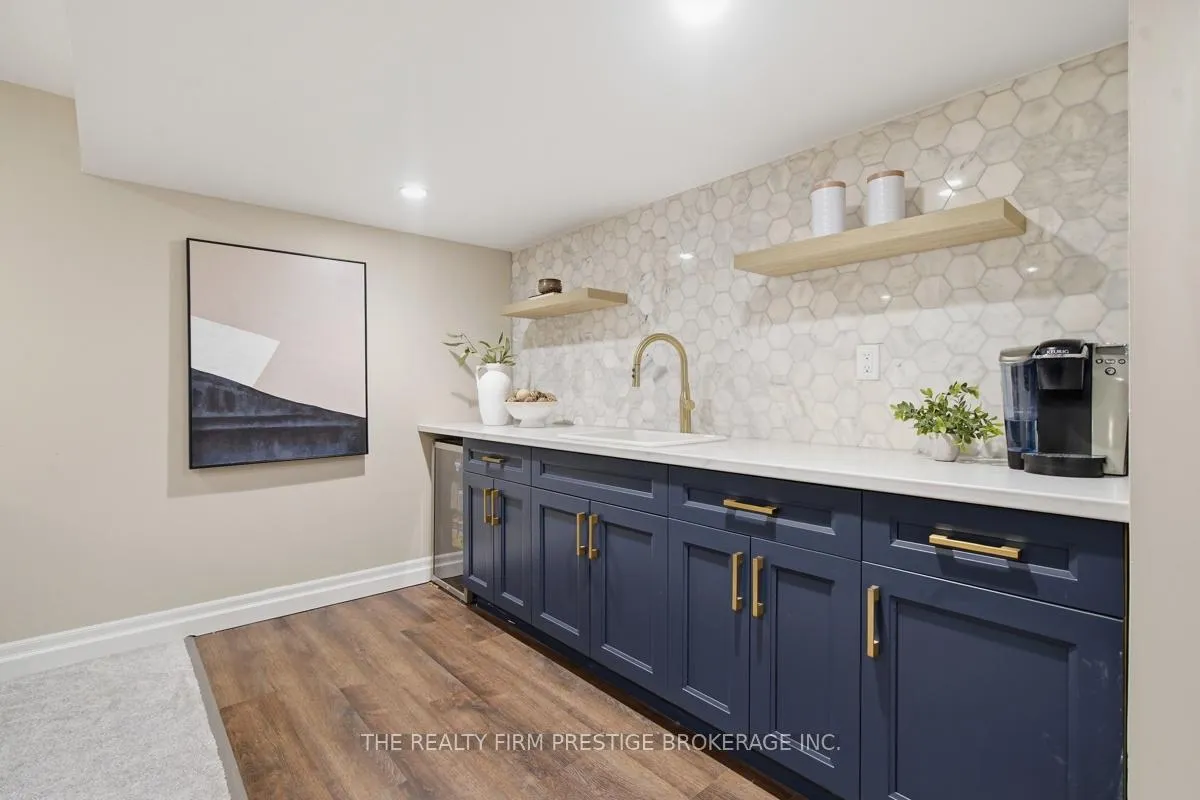 Photo 40 of 2051 Westpoint Heights, London, South V — HOMEH