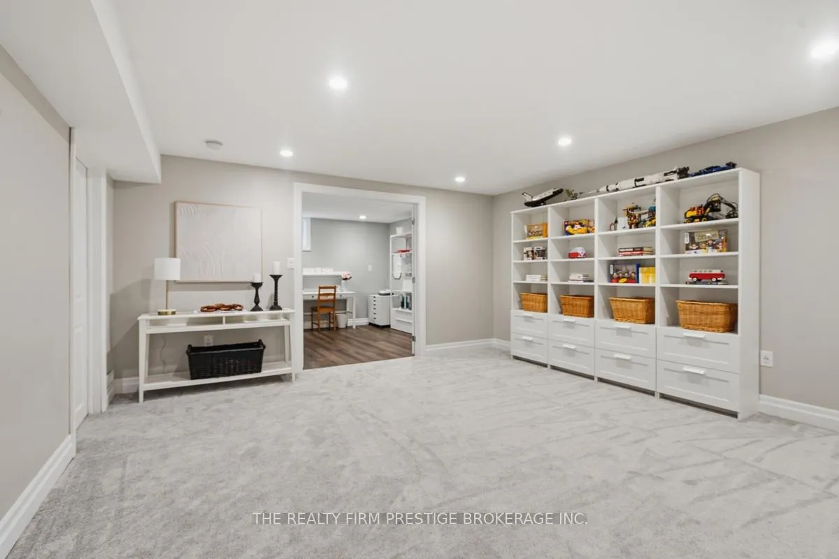 Photo 41 of 2051 Westpoint Heights, London, South V — HOMEH