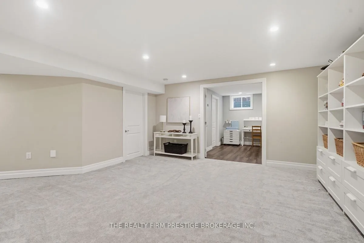 Photo 42 of 2051 Westpoint Heights, London, South V — HOMEH