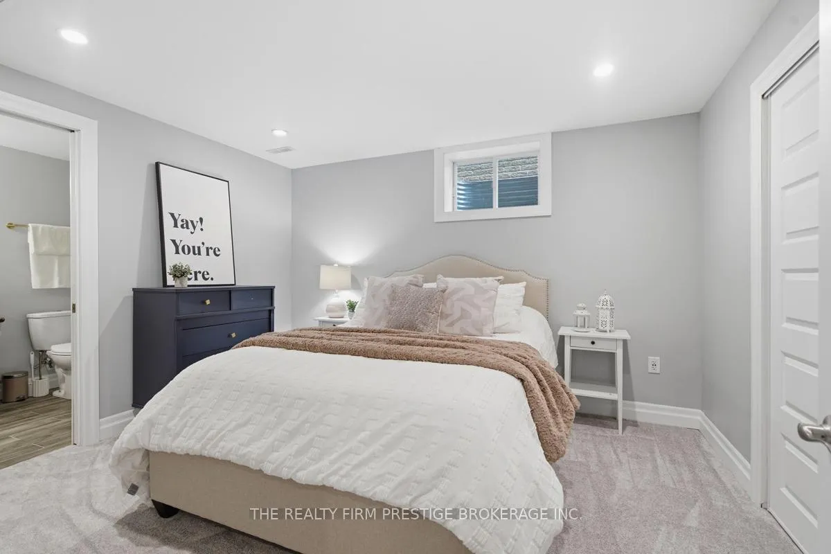 Photo 43 of 2051 Westpoint Heights, London, South V — HOMEH