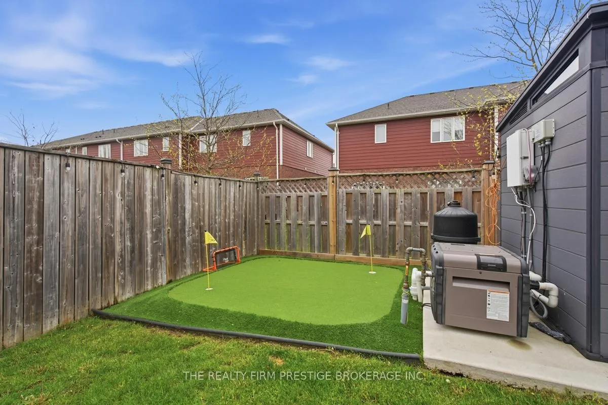 Photo 46 of 2051 Westpoint Heights, London, South V — HOMEH