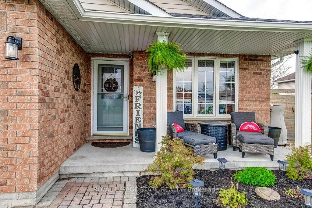 Photo 5 of 6 Donna Drive, Haldimand — HOMEH
