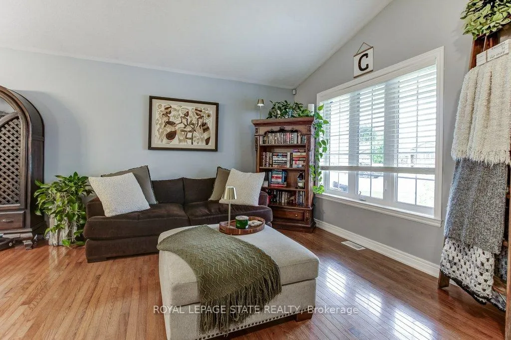 Photo 10 of 6 Donna Drive, Haldimand — HOMEH