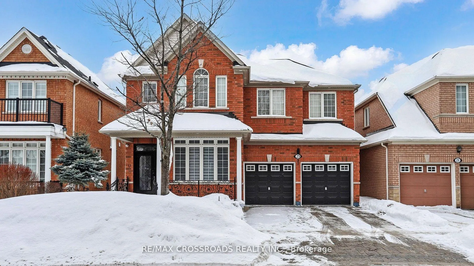 Photo 2 of 23 Oakborough Drive, Markham, Box Grove — HOMEH