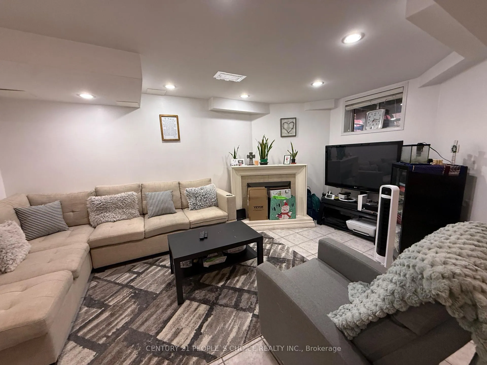 Photo 5 of 5312 Hollypoint (Lower) Avenue, Mississauga, East Credit — HOMEH