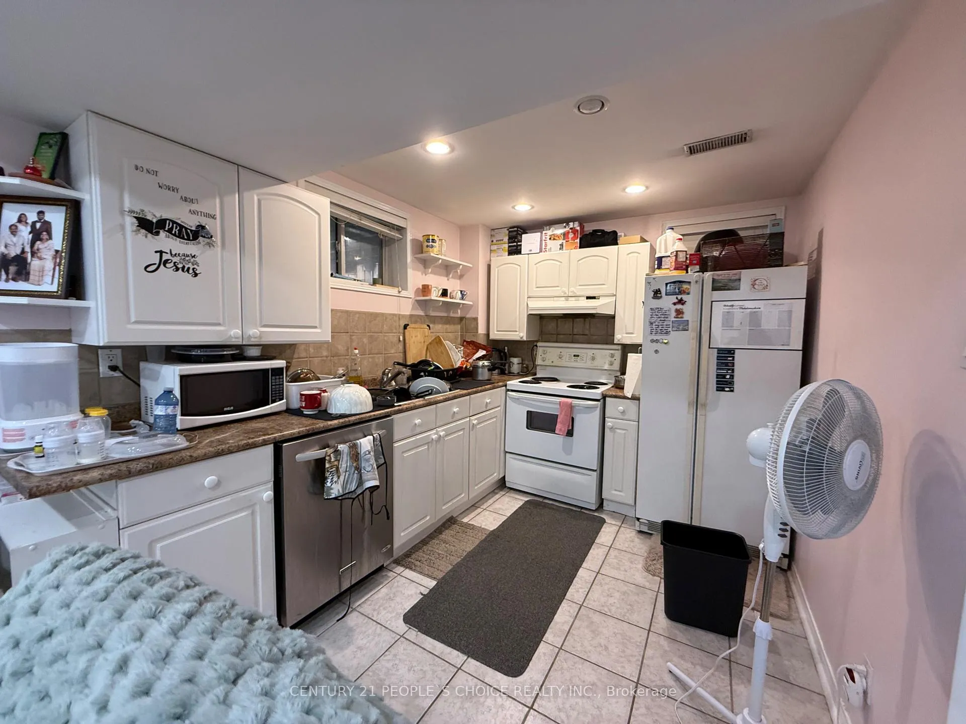 Photo 6 of 5312 Hollypoint (Lower) Avenue, Mississauga, East Credit — HOMEH