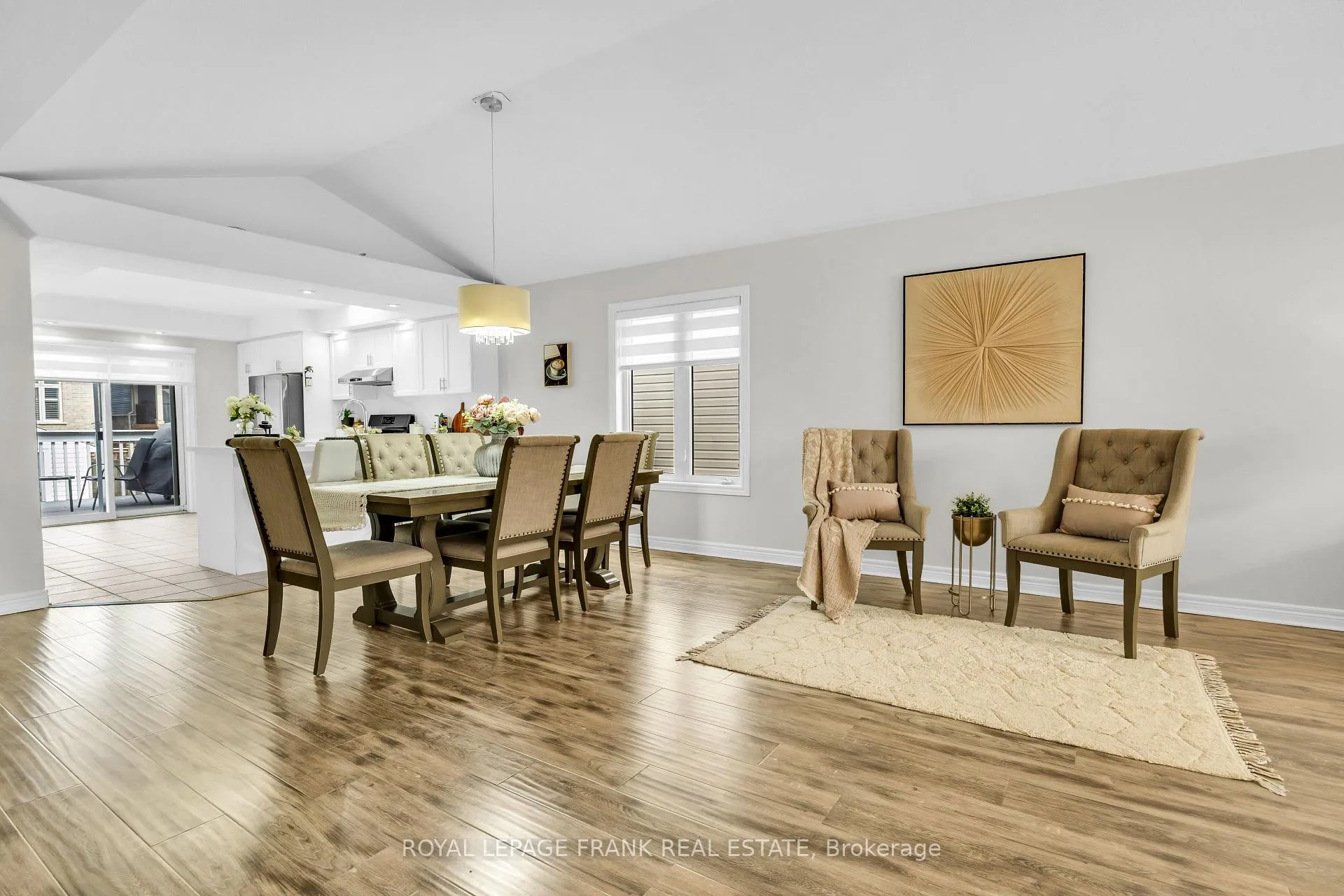 Photo 9 of 375 St Lawrence Drive, Welland, N. Welland — HOMEH