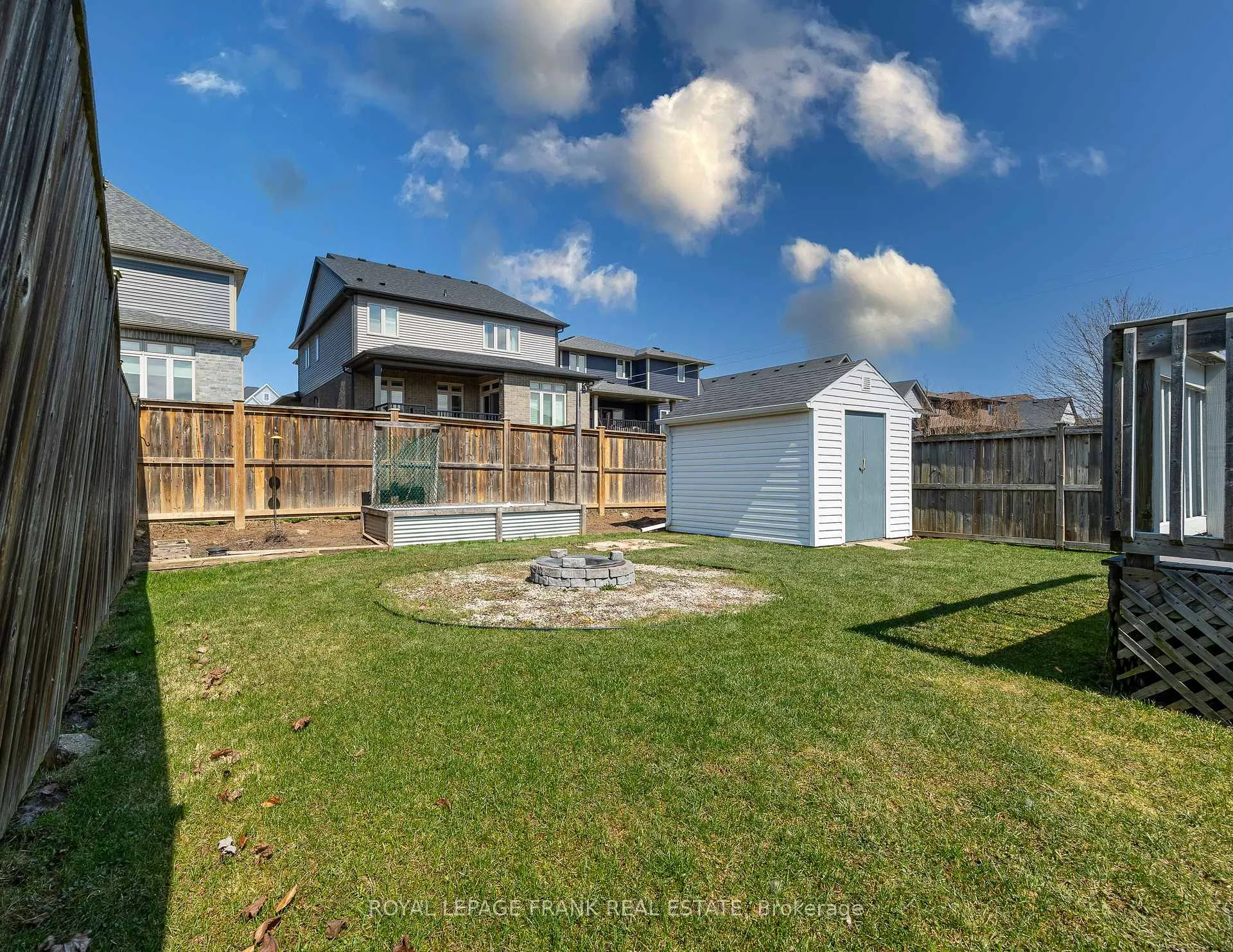 Photo 36 of 375 St Lawrence Drive, Welland, N. Welland — HOMEH