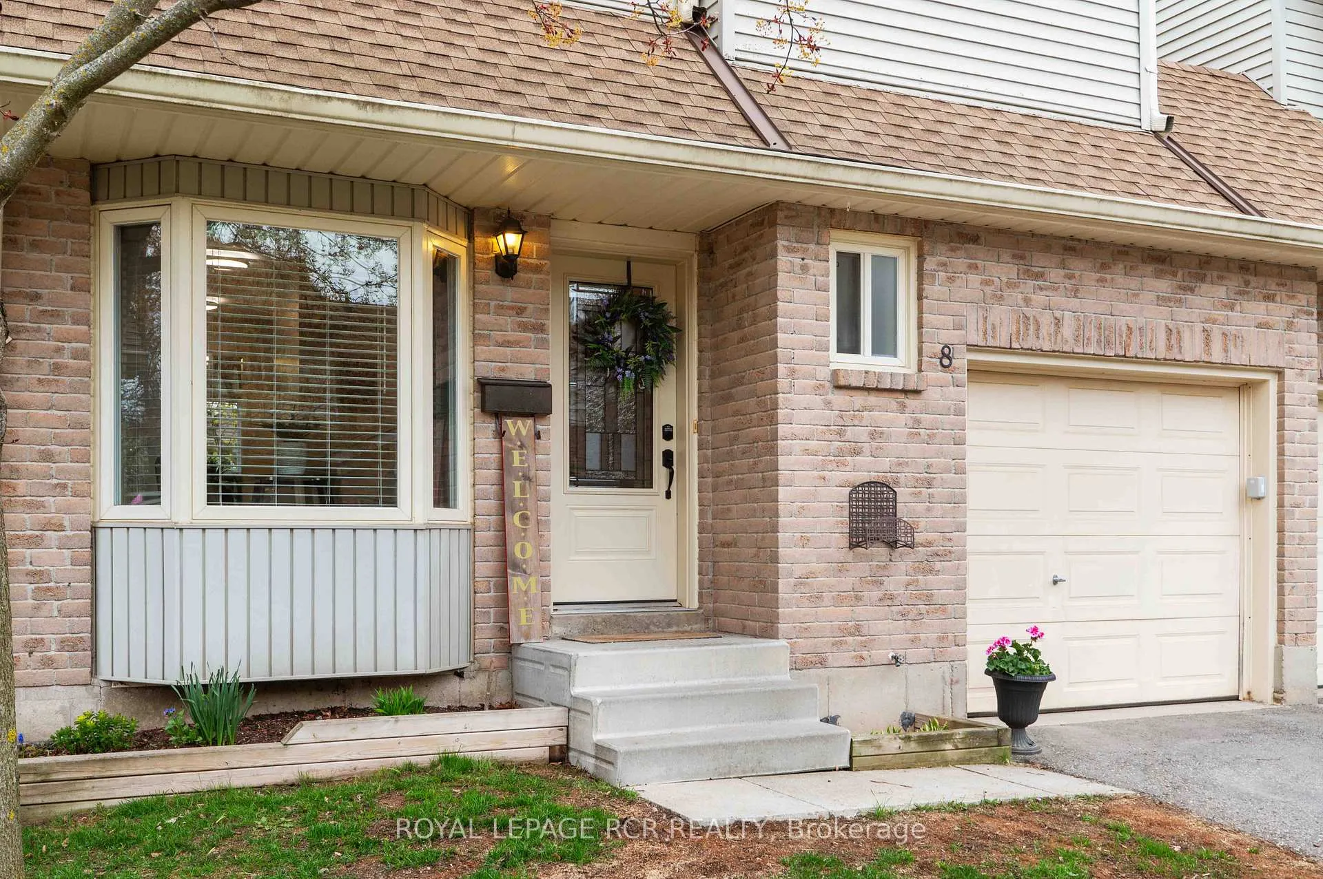 Photo 2 of Unit 8, 31 Parkview Drive, Orangeville — HOMEH