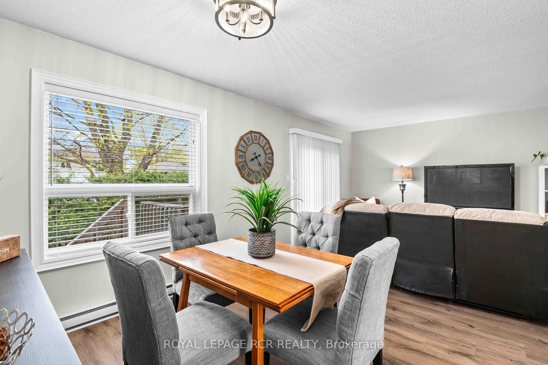 Photo 12 of Unit 8, 31 Parkview Drive, Orangeville — HOMEH