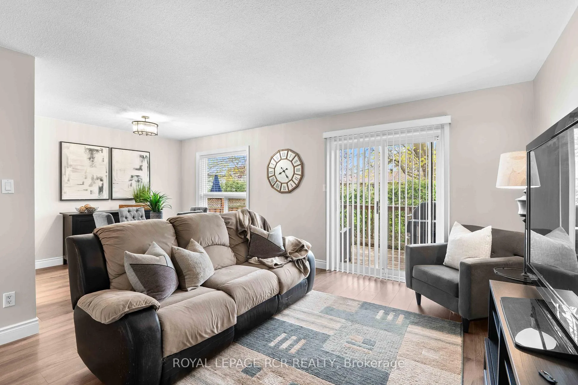 Photo 17 of Unit 8, 31 Parkview Drive, Orangeville — HOMEH