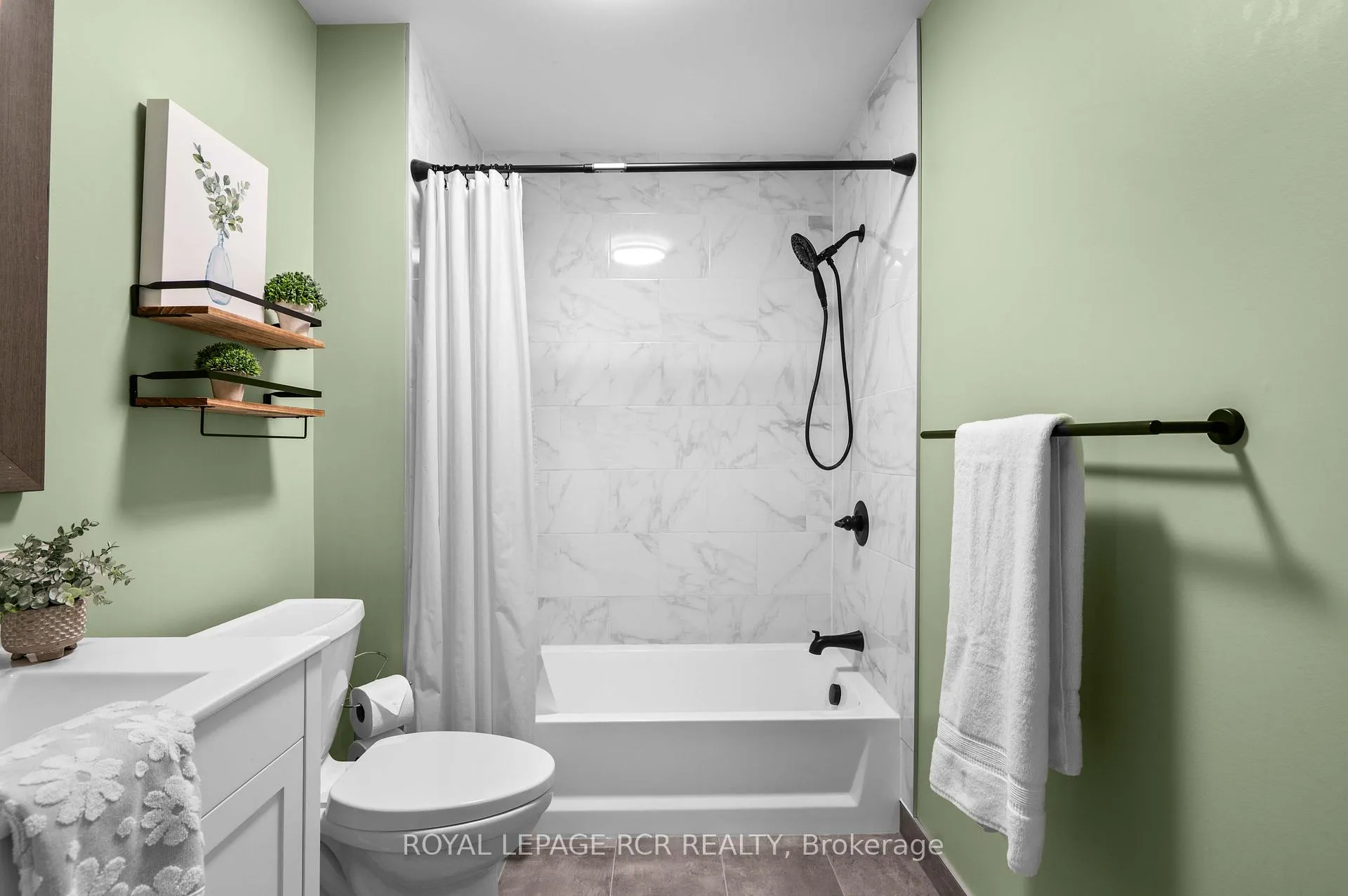 Photo 34 of Unit 8, 31 Parkview Drive, Orangeville — HOMEH