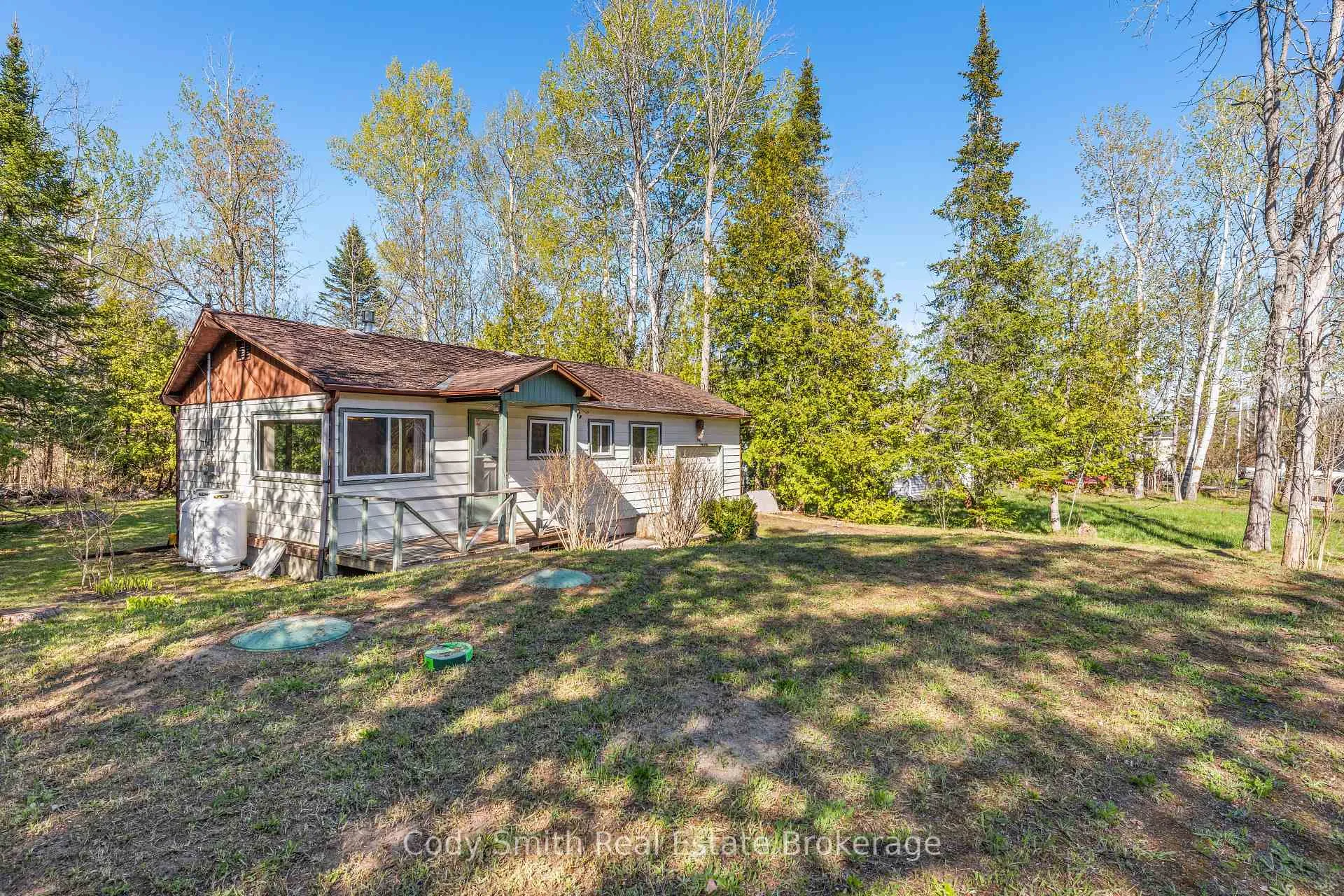 Photo 4 of 183 Paradise Avenue, Tay, Port McNicoll — HOMEH