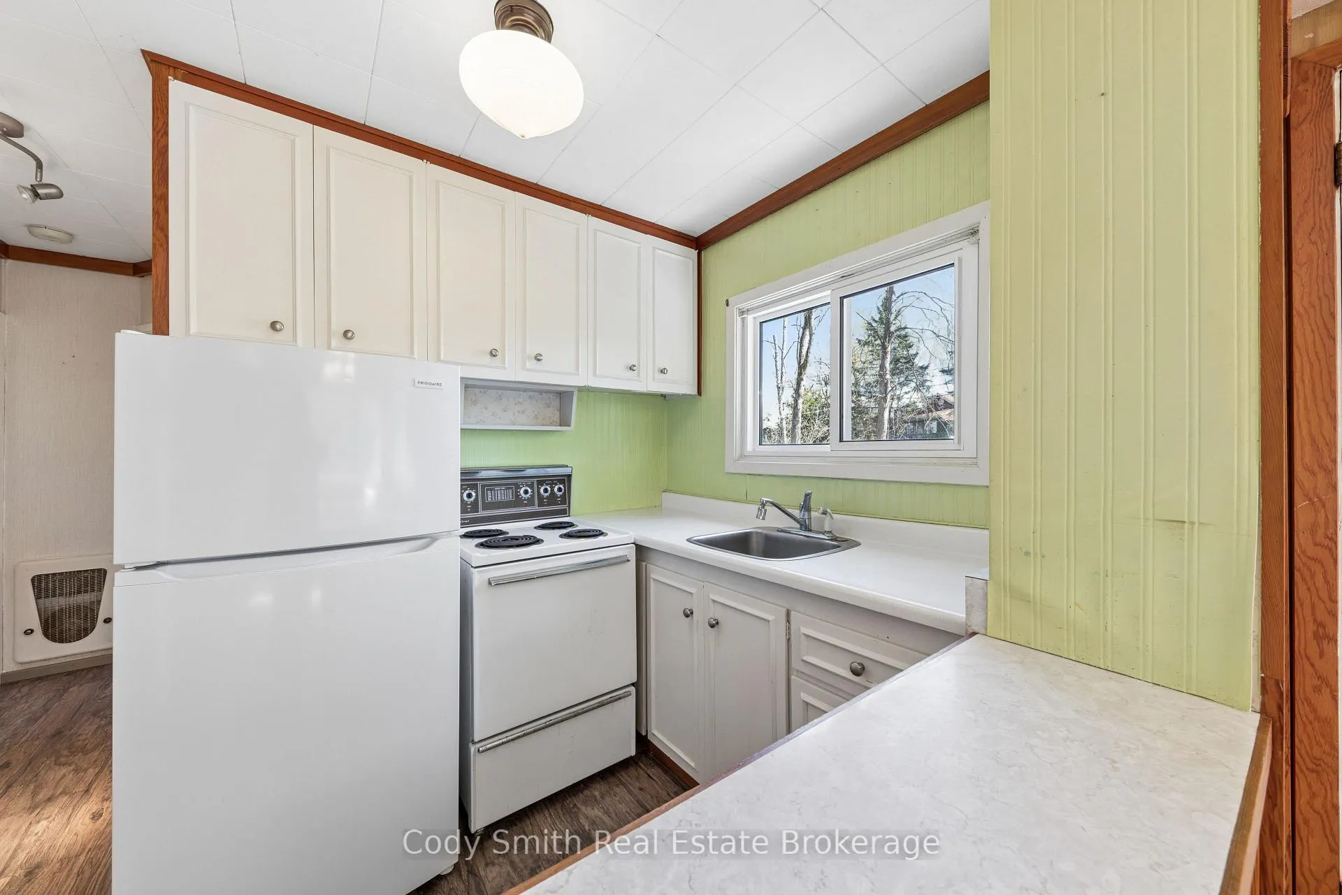 Photo 11 of 183 Paradise Avenue, Tay, Port McNicoll — HOMEH