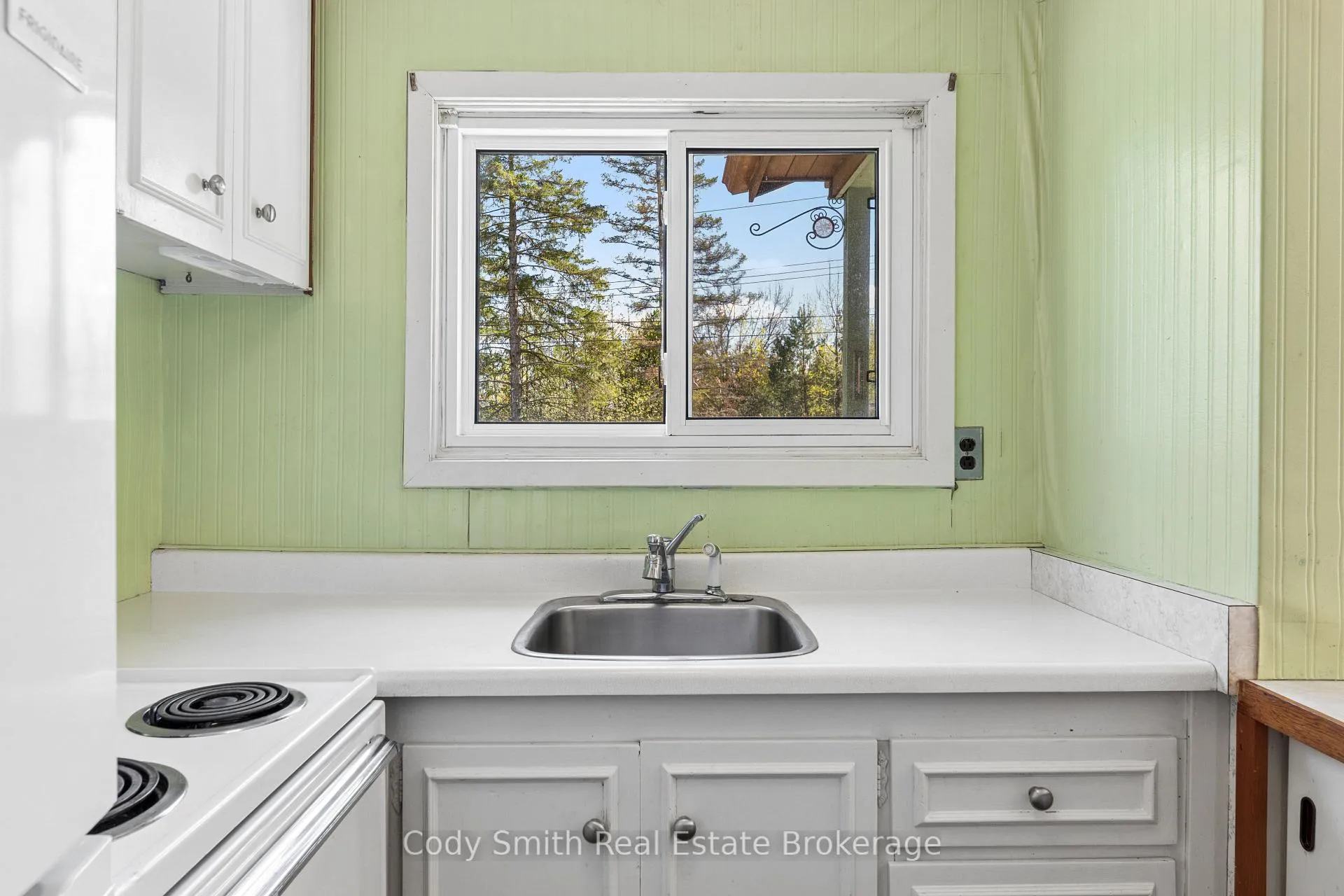 Photo 12 of 183 Paradise Avenue, Tay, Port McNicoll — HOMEH