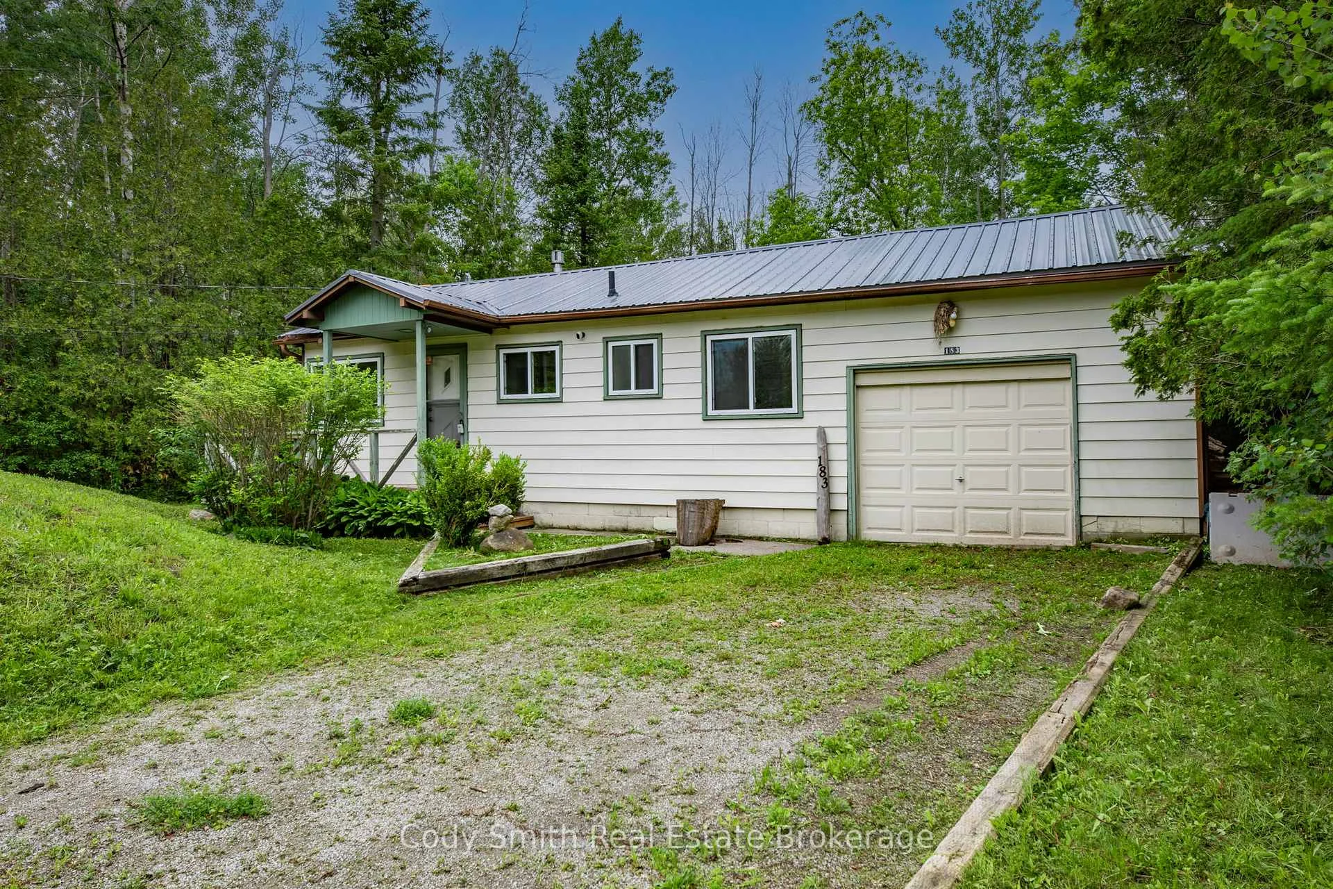 Photo 1 of 183 Paradise Avenue, Tay, Port McNicoll — HOMEH