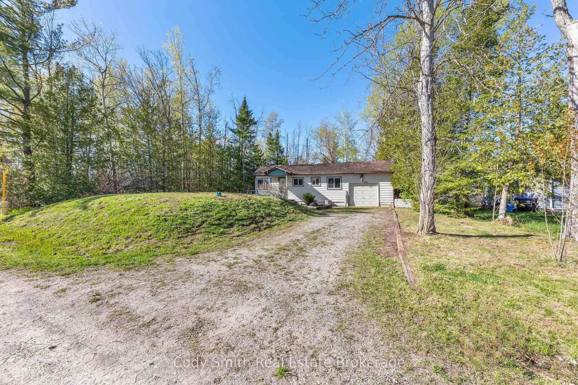Photo 5 of 183 Paradise Avenue, Tay, Port McNicoll — HOMEH