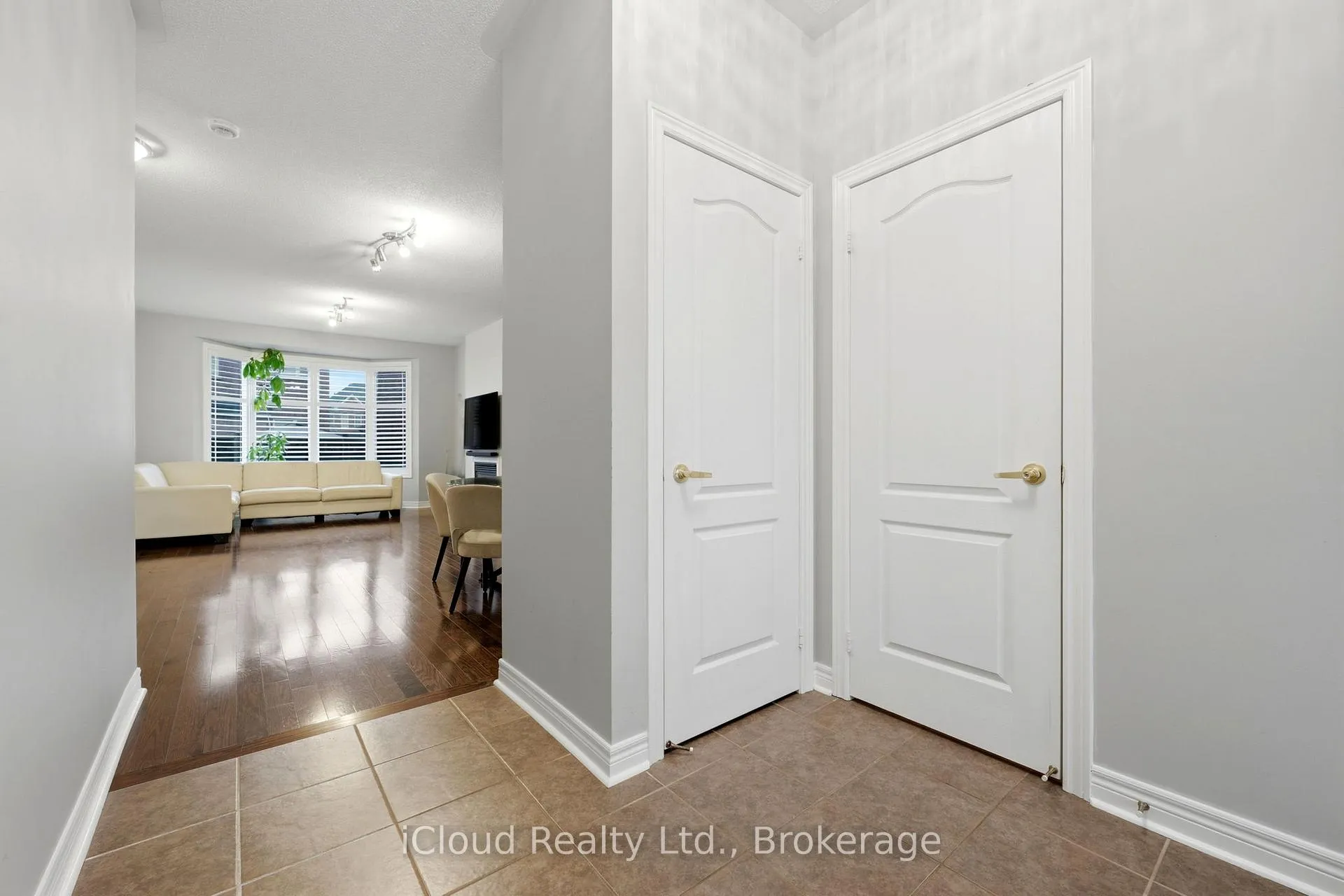 Photo 5 of 23 Sweetner Drive, Whitchurch-Stouffville, Stouffville — HOMEH