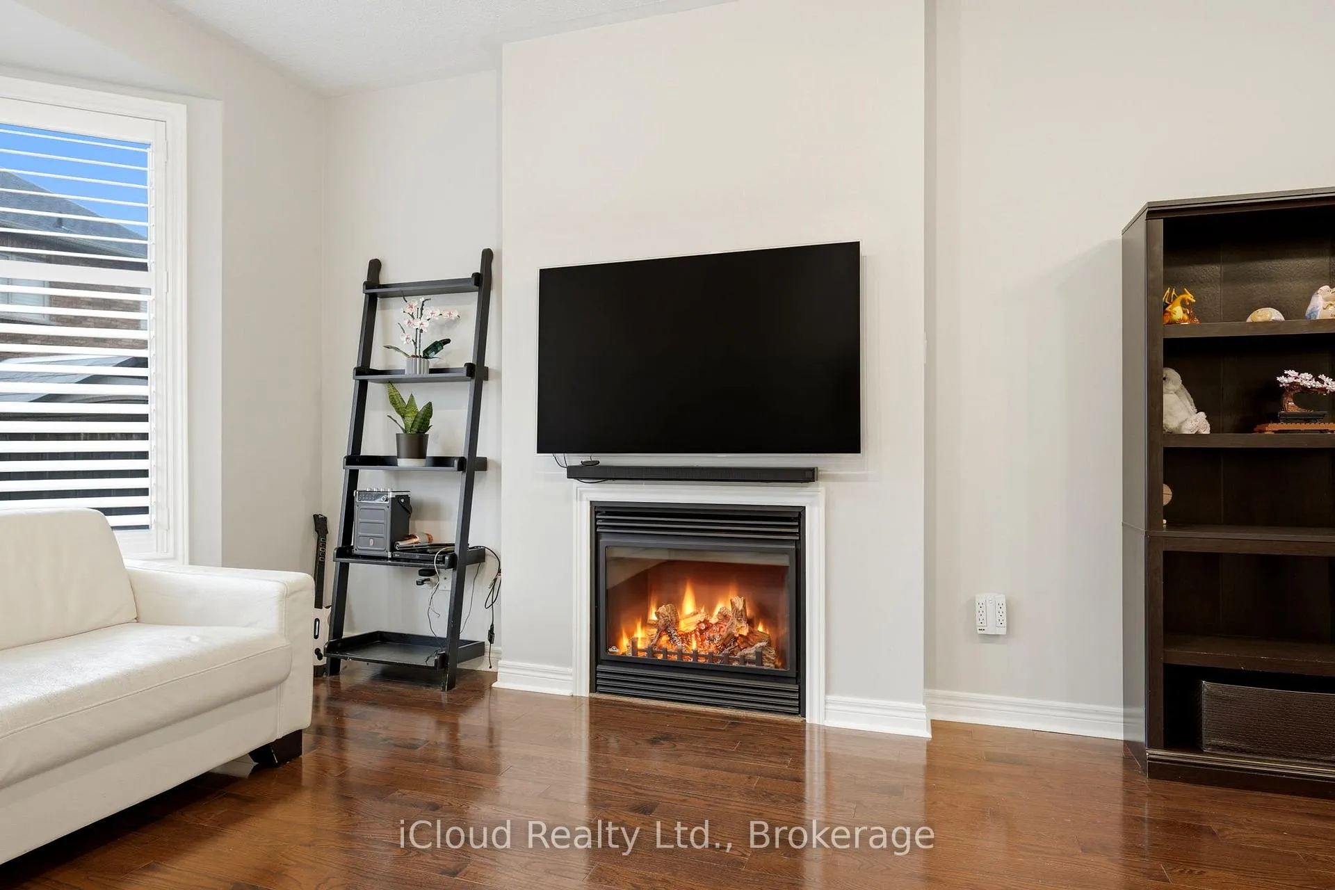 Photo 10 of 23 Sweetner Drive, Whitchurch-Stouffville, Stouffville — HOMEH