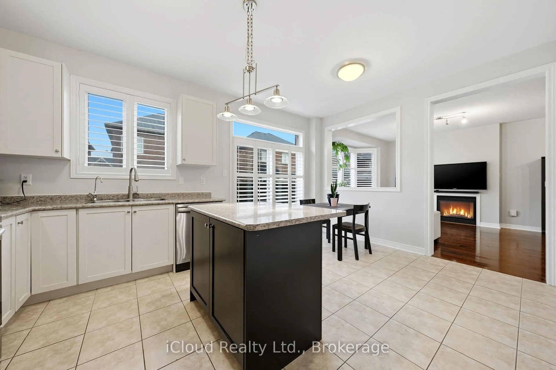Photo 17 of 23 Sweetner Drive, Whitchurch-Stouffville, Stouffville — HOMEH