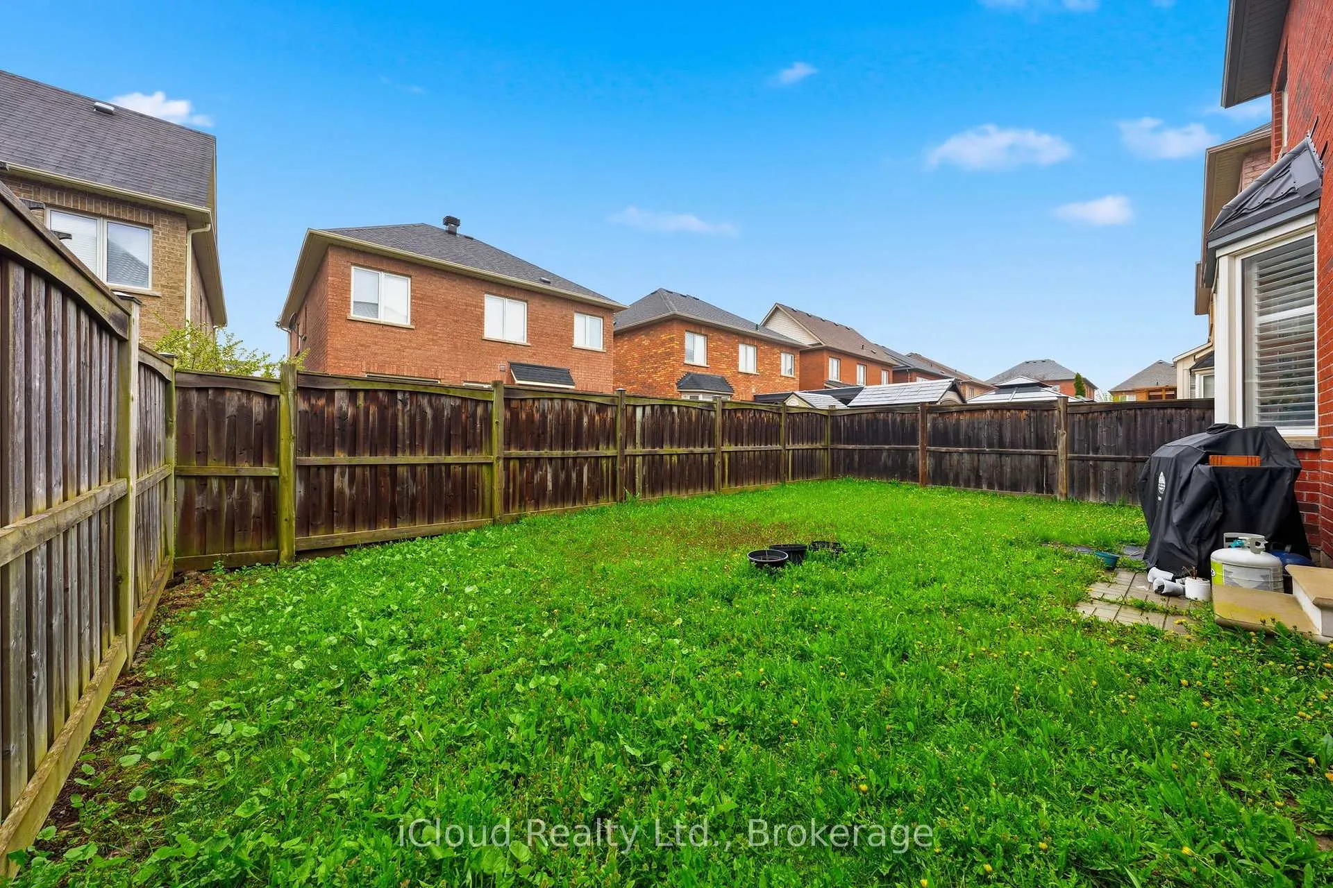 Photo 36 of 23 Sweetner Drive, Whitchurch-Stouffville, Stouffville — HOMEH